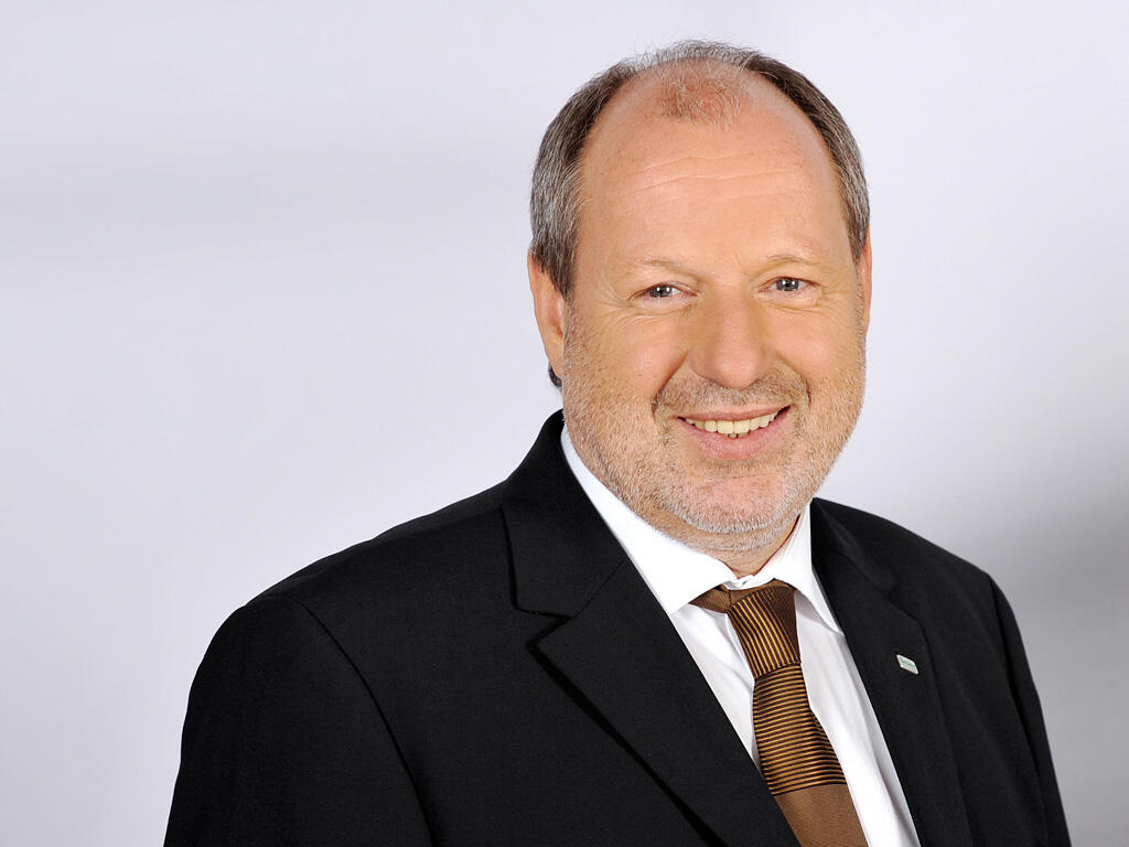 Dr. Walter Schieferer